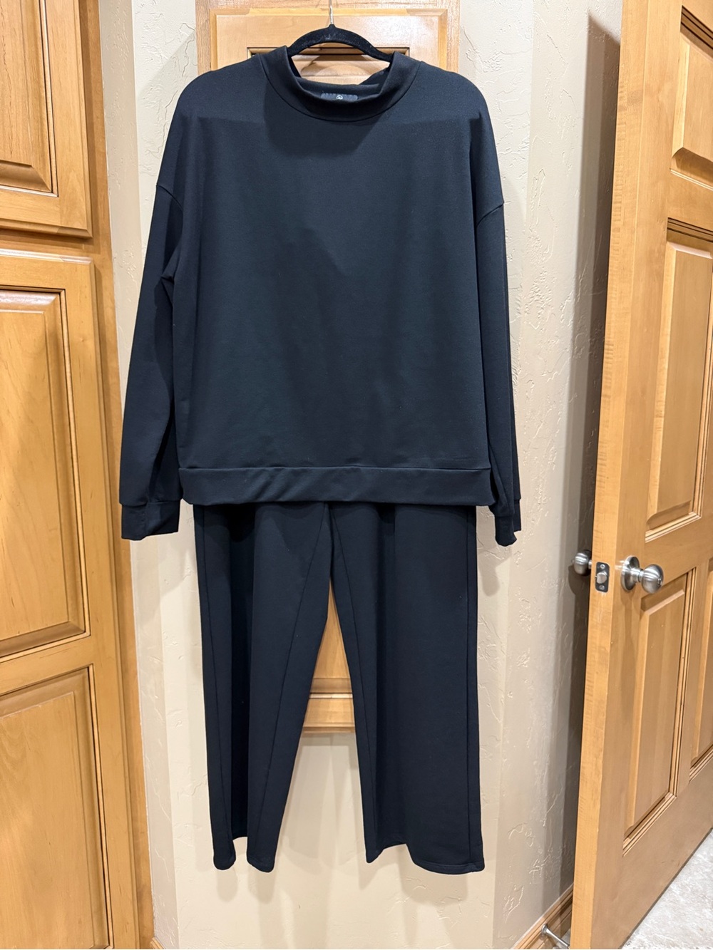 Black Women's Lounge Pants & Top Set